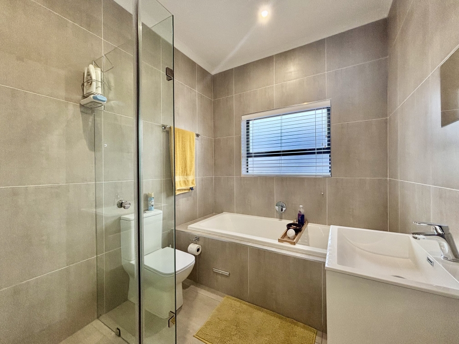 3 Bedroom Property for Sale in Sandown Western Cape